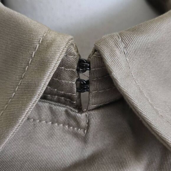 Banana Republic Men's Tan Trench Coat, NWOT, Sz. L - Picture 4 of 12